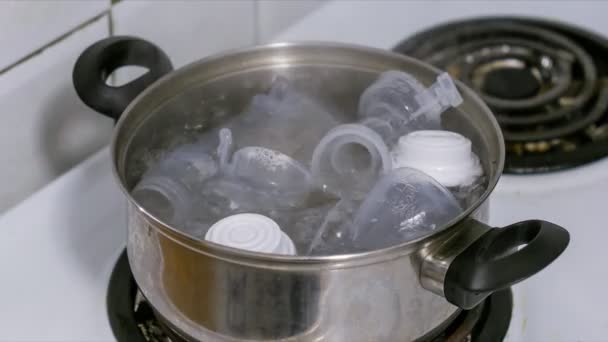 Boiling baby bottles